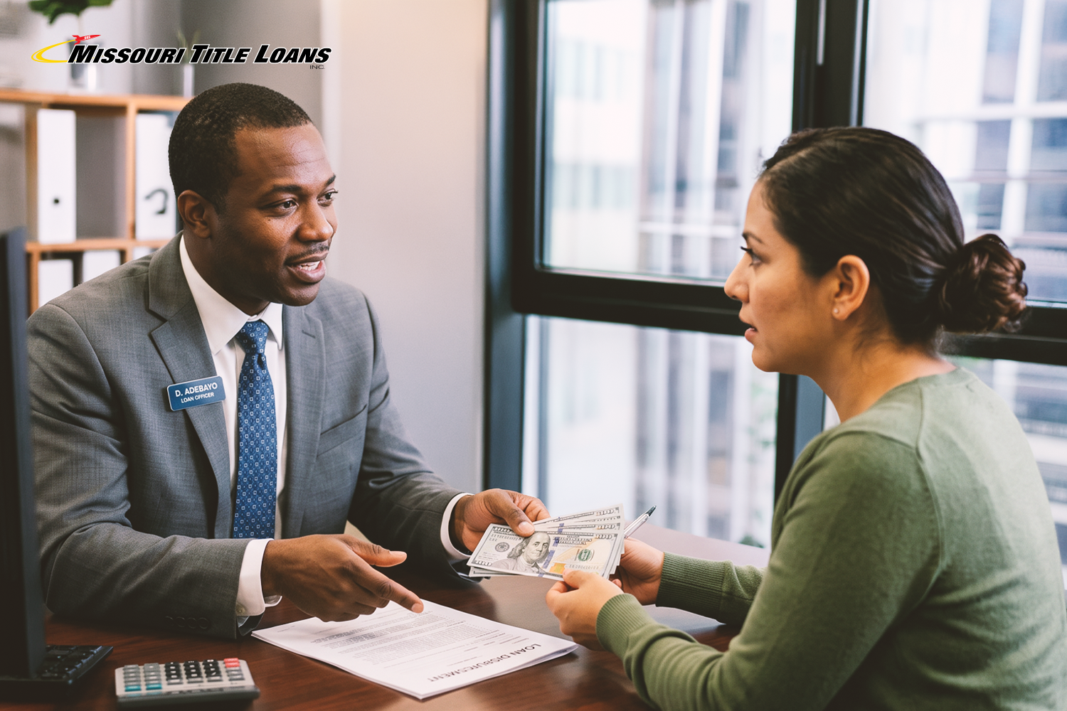 loan representative explains fast cash loans in Missouri