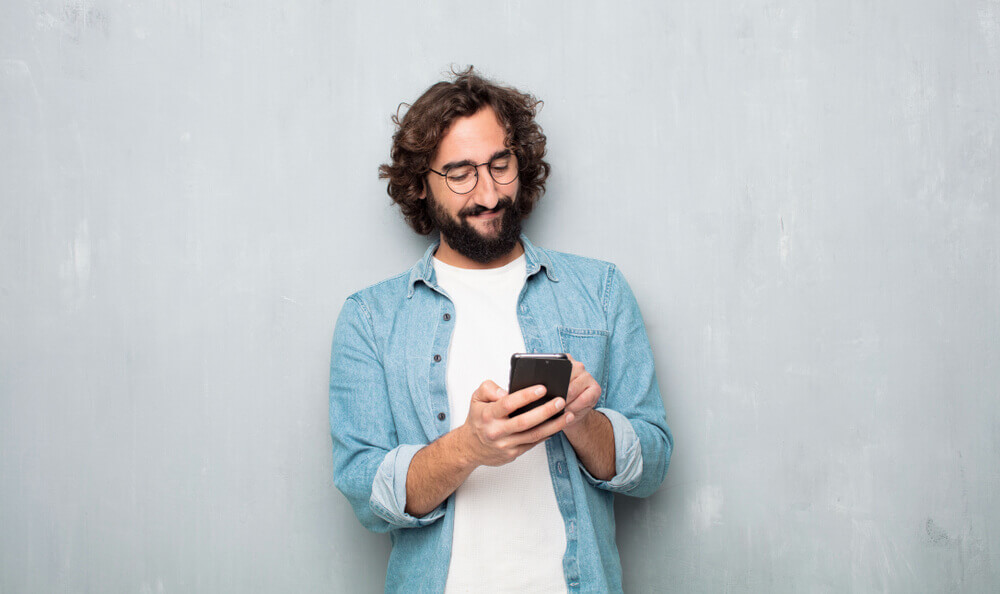 man processing a payday loan online