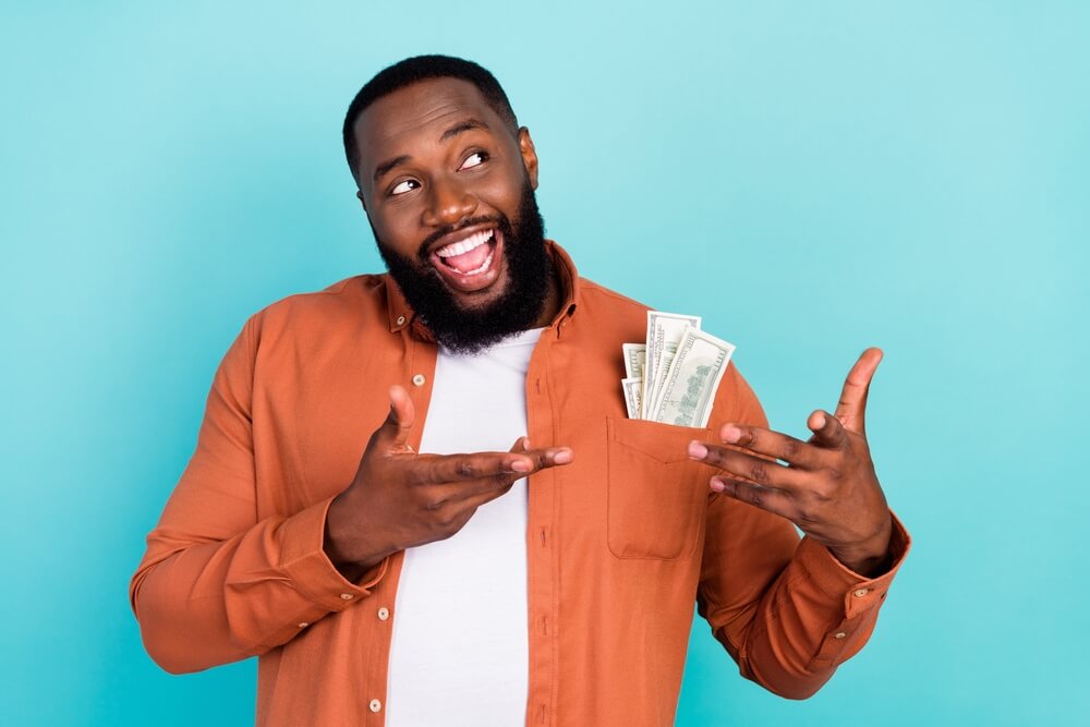 Man happy from getting same day title loans in delaware