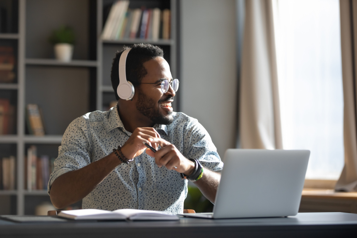 man looking online for installment loan