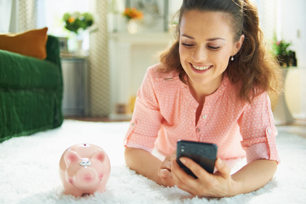 woman looking at payday loan online