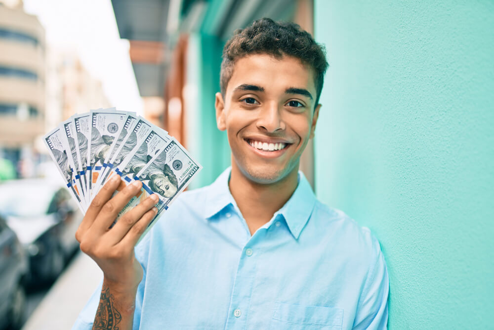 man got cash from direct loan lender