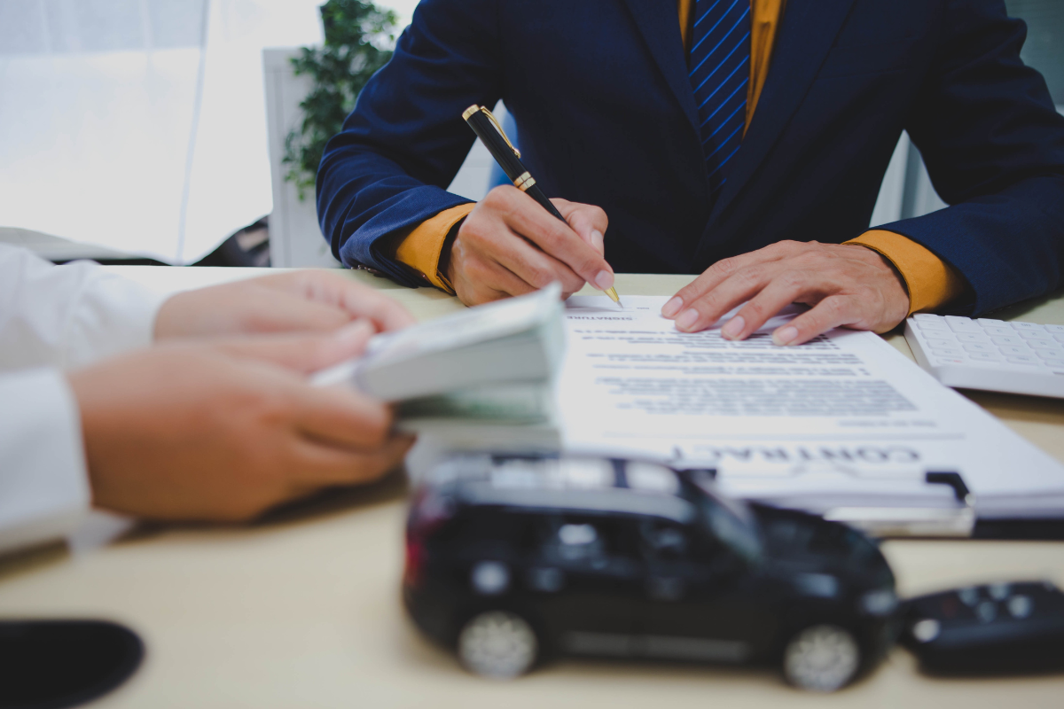 loan representative providing vehicle title loan cash