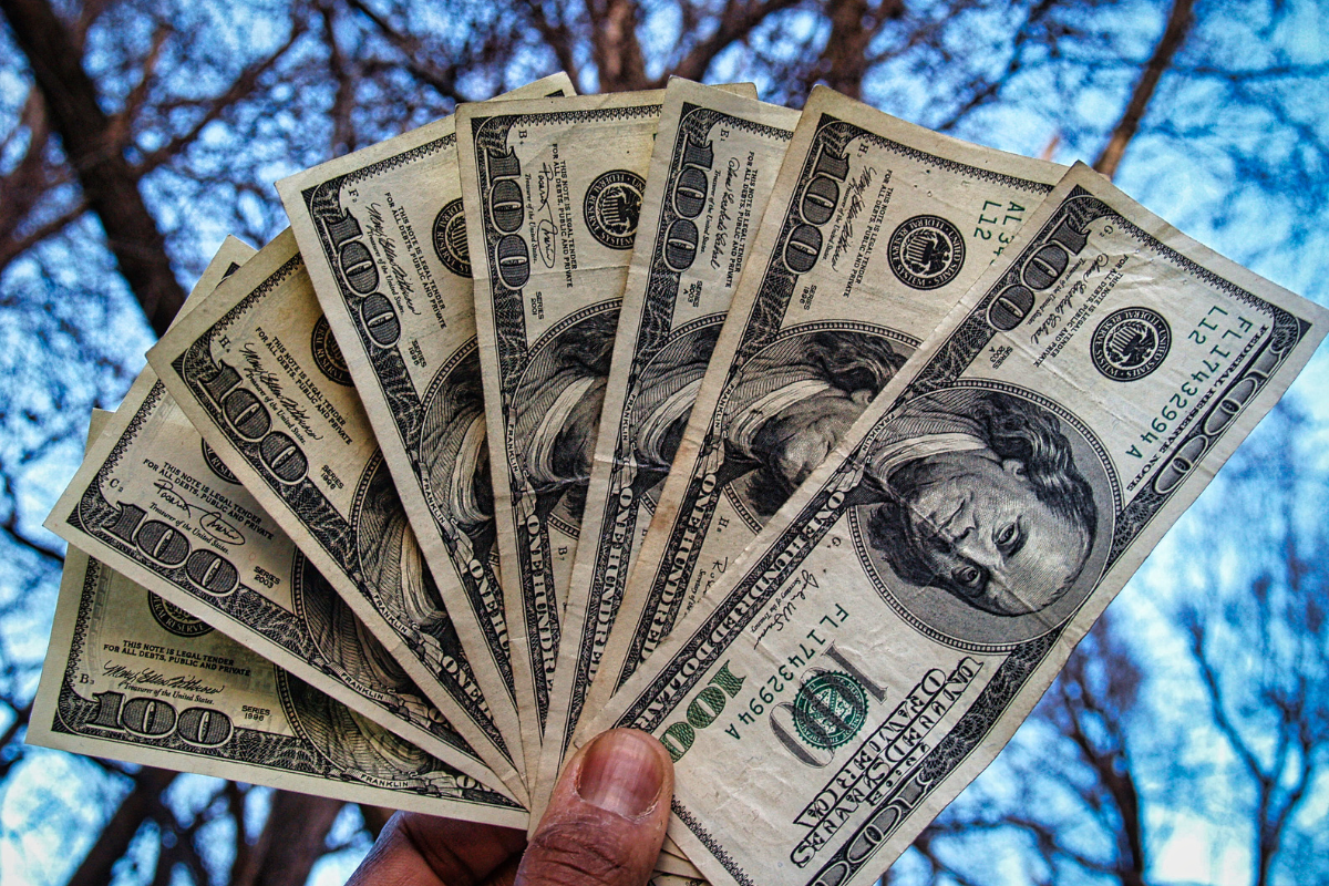 holding $800 cash from a title loan