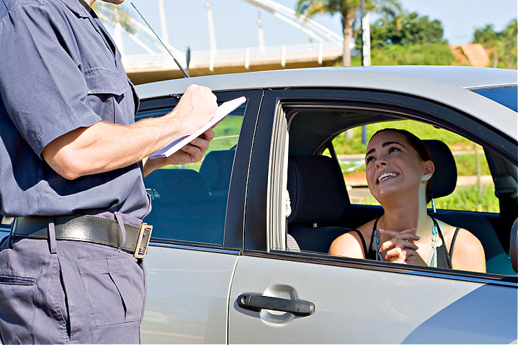 woman receiving a speeding ticket in Tennessee