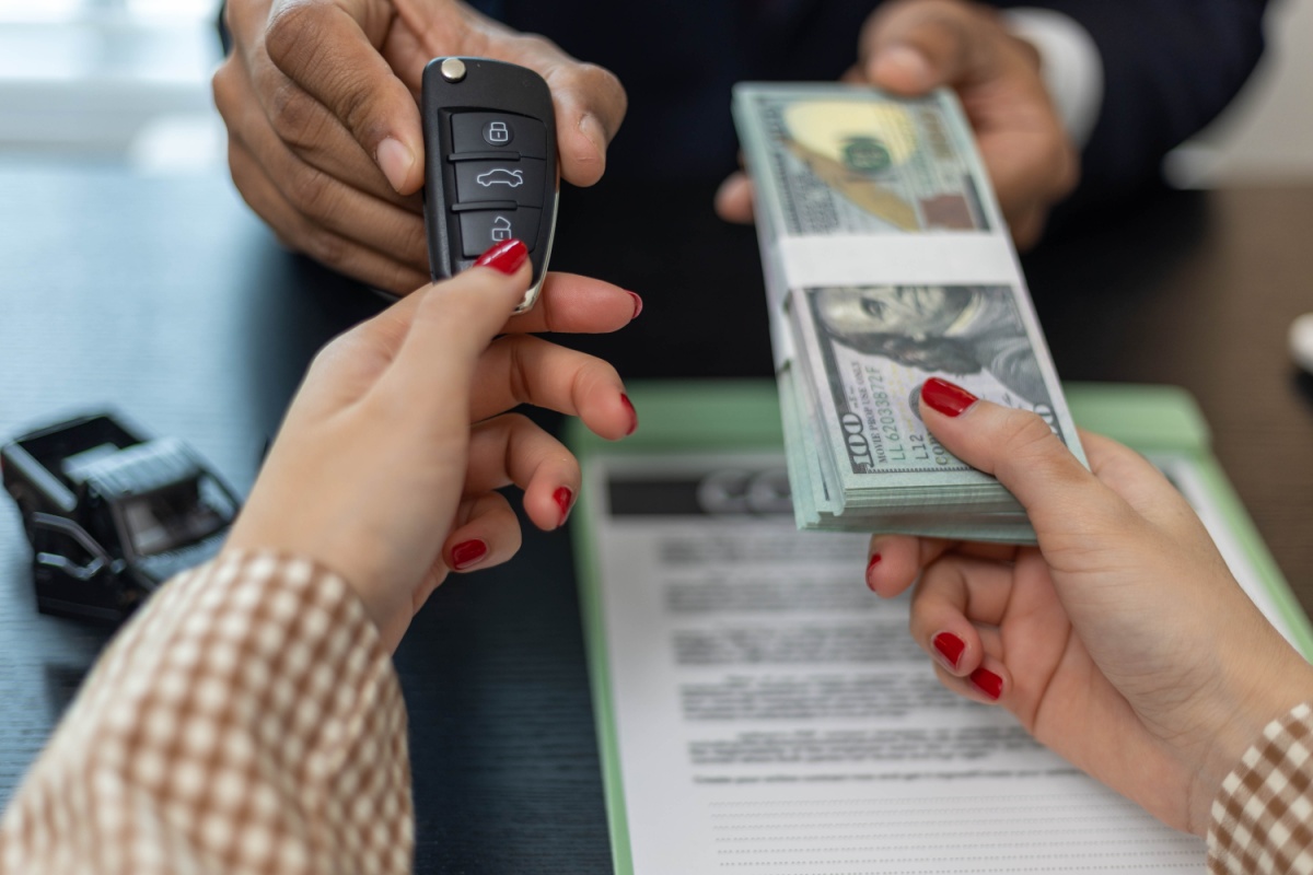 getting cash after meeting title loan requirements