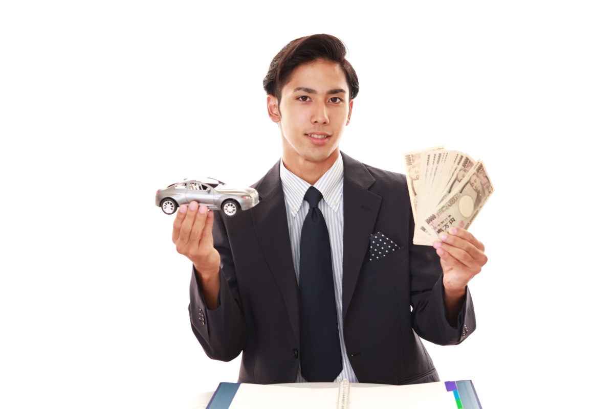 loan agent explains how to get a title pawn for cash