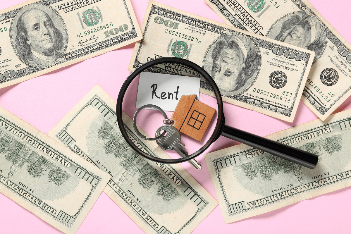 money from a rent loan in Delaware with apartment keys