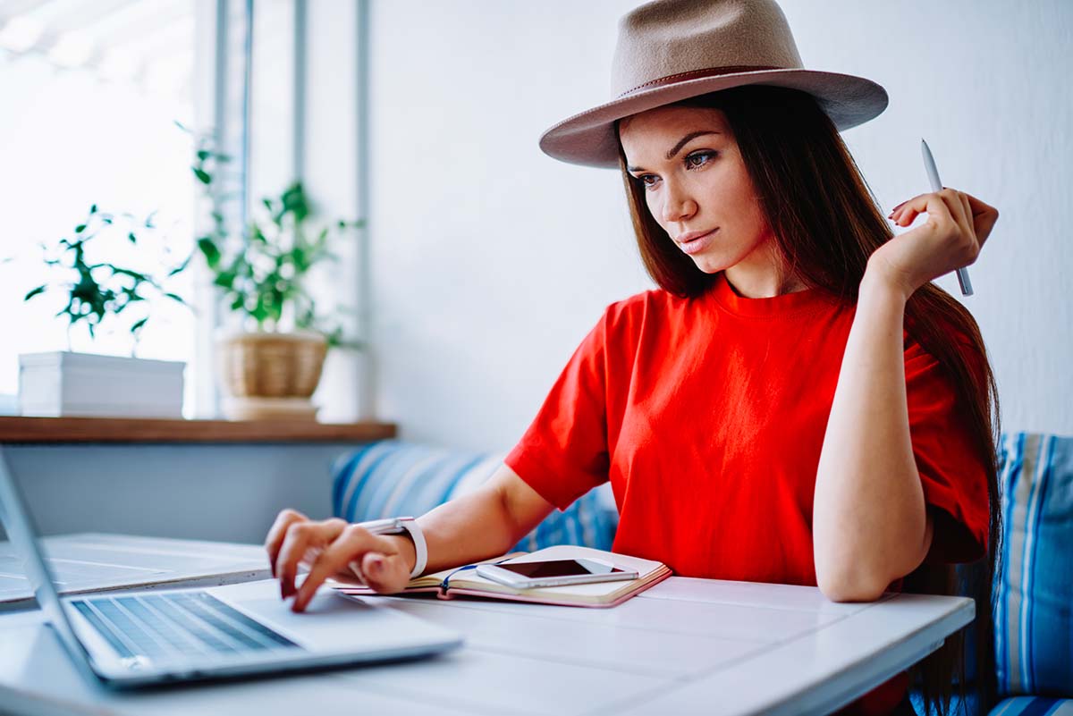 woman looking for ways to make quick cash