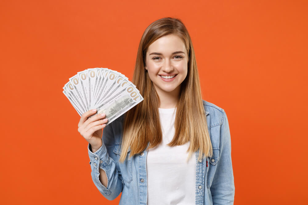 girl with cash