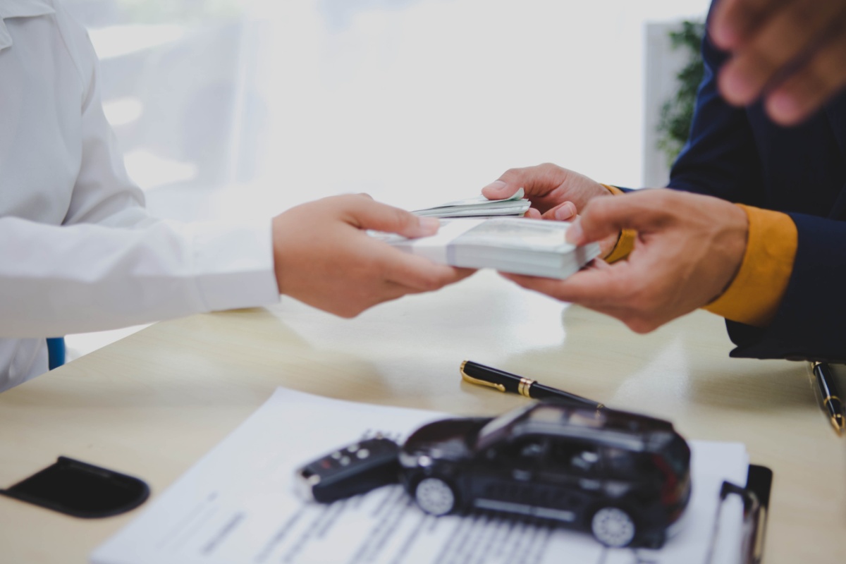receiving cash from an online title loan