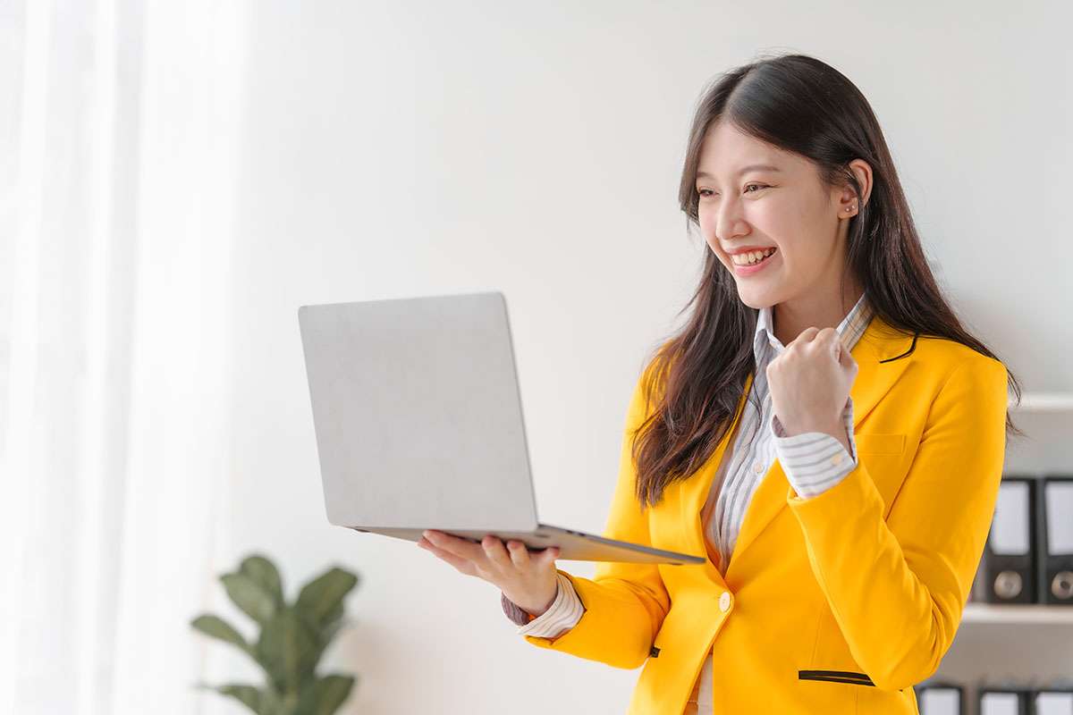 woman researching title loans online