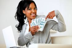 woman able to get cash from title loan with no job