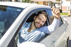 man benefits from the advantages of Mississippi title loans