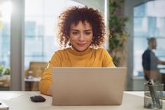 woman applying for an online payday loan