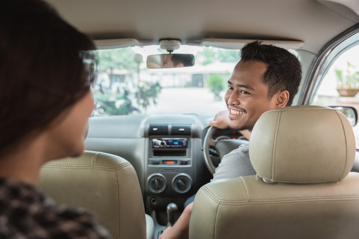 Uber driver speaks to rider