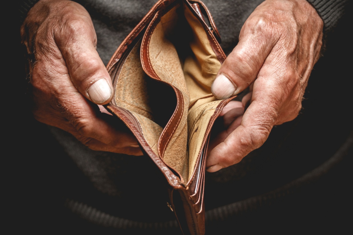 unemployed man with no money needs title loan