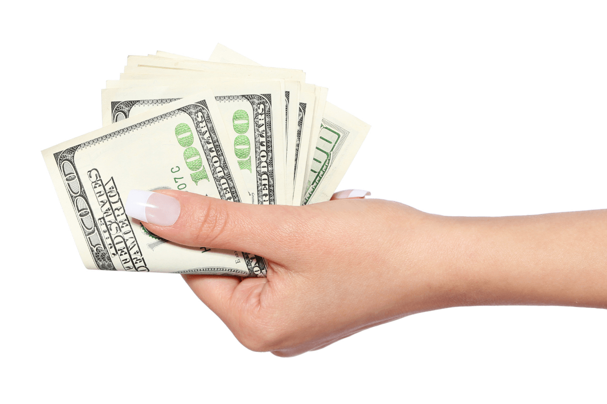 woman holds $1,000 for bad credit in Florida
