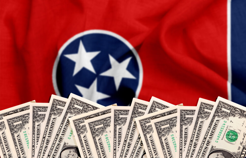 Tennessee state flag with title loans cash