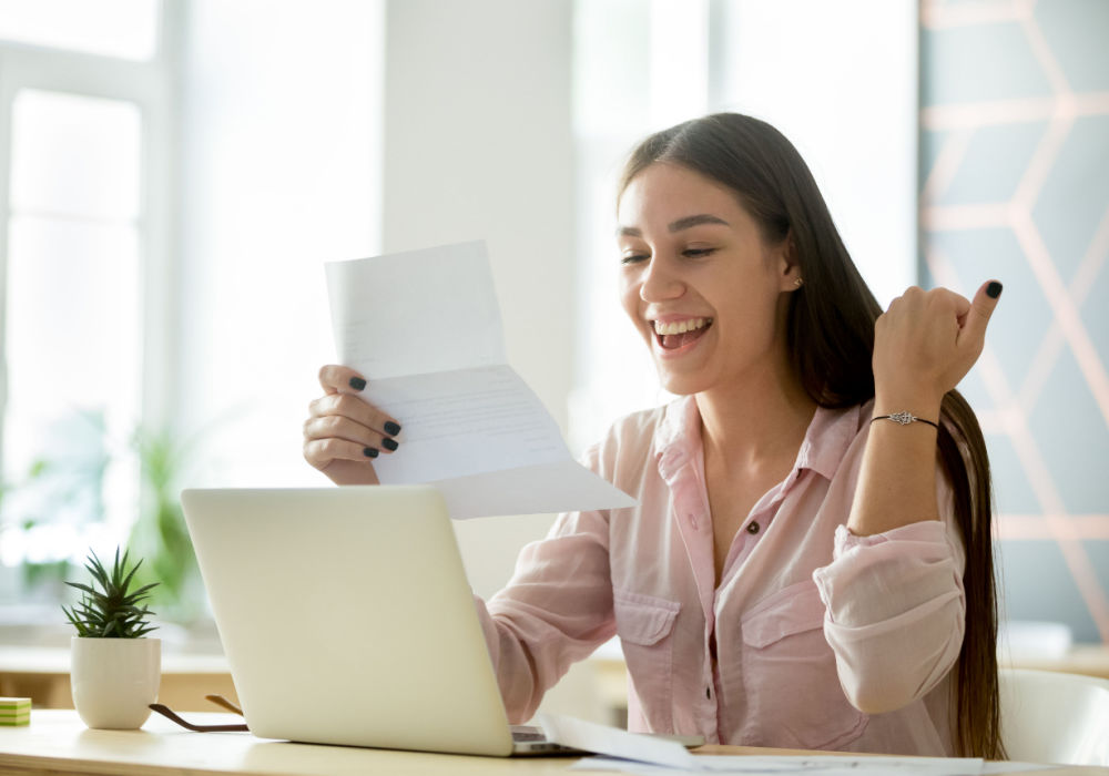 woman choosing nevada title and payday loans, inc. 